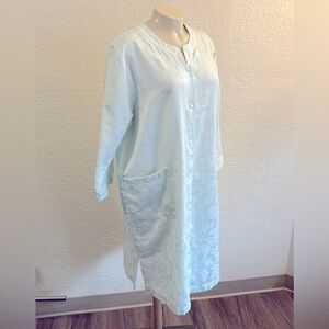 Miss Elaine LRG Melaine Robe Long Sleeve / Pockets NWT